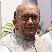 FIR against Digvijaya Singh for 'fake' post on Khargone violence
