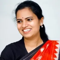 ap health minister vidadala rajini belongs to telangana