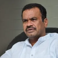 komati reddy slams kcr