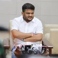 hardik patel comments on congress party