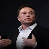 Elon Musk makes offer to buy Twitter