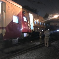 Mumbai: Two trains come on same track, 3 bogies derailed; no casualty