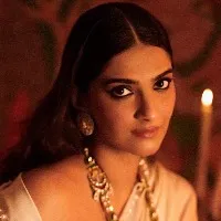 Police busted theft case of Sonam Kapoor house