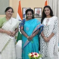ysrcpex mp kottapalln geetha meets telangana governor
