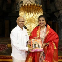 ap minister rk roja visits tirumala 