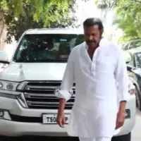 Mohan Babu consoles Narayan Das Narang family members