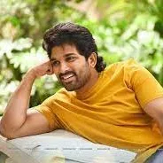 Allu Arjun showers praise on KGF 2 unit, says it's a great cinematic experience 