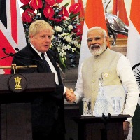 Modi congratulates Johnson for successfully organising COP 26 last year