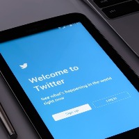 Twitter bans misleading climate change ads