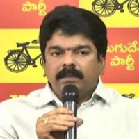 Bonda Uma expresses anger over Vasireddy Padma for serving notice to Chandrababu