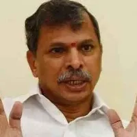 Tulasi Reddy fires on Jagan