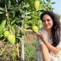 Telugu playback singer Sunitha rubbishes pregnancy rumours