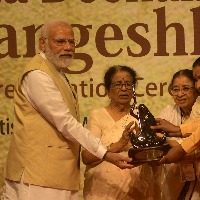 PM Modi conferred with 1st Lata Deenanath Mangeshkar Award in Mumbai