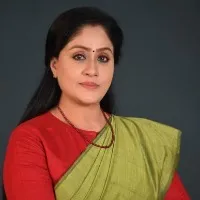 vijay shanti slams kcr