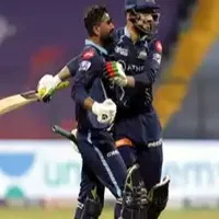 Rashid and Tewatia help GT overcome Malik fifer to clinch thriller