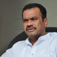 komati reddy slams kcr