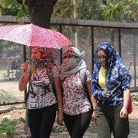 Heat wave sweeps across India