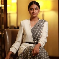 Keerthy Suresh kickstarts promotions for 'Sarkaru Vaari Paata'