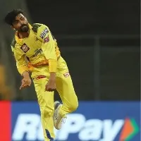 IPL 2022: Ravindra Jadeja hands back CSK captaincy to MS Dhoni
