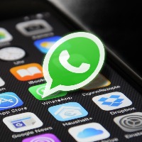 WhatsApp working on showing status updates in chats list