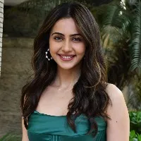 Rakul Preet Singh had tough time performing in front of Big B in 'Runway 34'