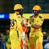 Chennai openers hammers Sunrisers bowling