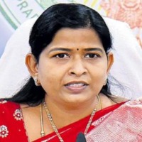 Prakasam: TDP women workers try to attack vehicle of HM Taneti Vanitha