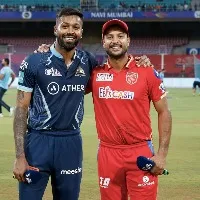 gujarat wins the toss and elect to bat first