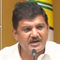 Dhulipala Naredra fires on Jagan