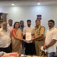 revanth reddy requested ts jails dg to allow rahul gandhi in tochanchalguda jail