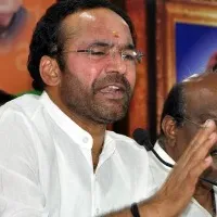tweet war between bjp and trs cadre over kishan reddy tweet