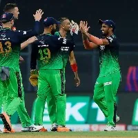 IPL 2022: du Plessis, Karthik, Hasaranga star in Bangalore's 67-run thrashing of Hyderabad