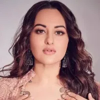 Sonakshi Sinha got engaged