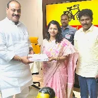 kesineni swetha welcomes kavali greeshma as tdp spokes person