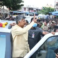 dravida versity students met chandrababu