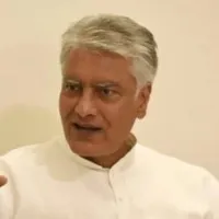 Senior Leader Sunil Jakhar Leaves Congress warns Rahul