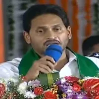 Jagan transfers Raithu Bharosa funds to farmers