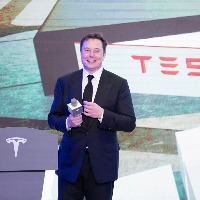 Musk hints paying less for Twitter as he fights with Agrawal over bots