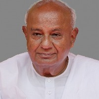 Former PM Deve Gowda turns 89, PM Modi greets