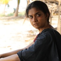 Keerthy Suresh celebrates success of 'Saani Kaayidham'