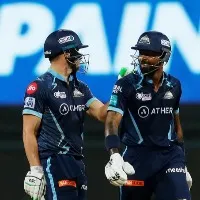 Hardik Pandya fifty guides Titans respectable score