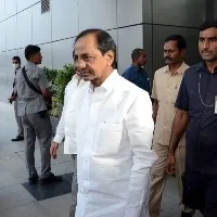 kcr reaches delhi