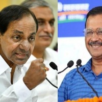 KCR, Kejriwal teaming up for anti Cong opposition front
