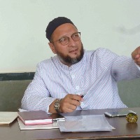 Owaisi to make inroads in Gujarat via Surat