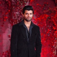 Vijay Deverakonda only Telugu hero to make it to KJo's birthday bash