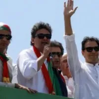 Imran Khan gives 6 days to Pakistan govt for announcing polls says Will return to Islamabad