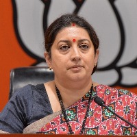 Smriti Irani ranks as top performing minister among Dalits, landless labourers