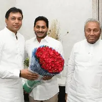 ys jagan handed over b form to mekapati vikram reddy