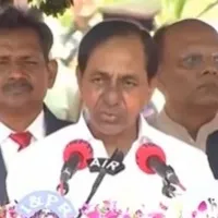 KCR hoists national flag in Telangana formation day celebrations