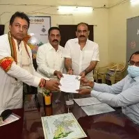mekapati vikram reddy files nomination in atmakur by election